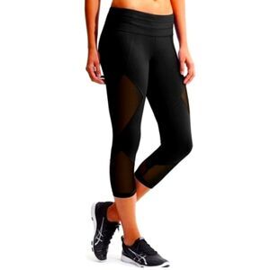Athleta Black Mesh Sonar Compression Capri Running/Workout leggings M